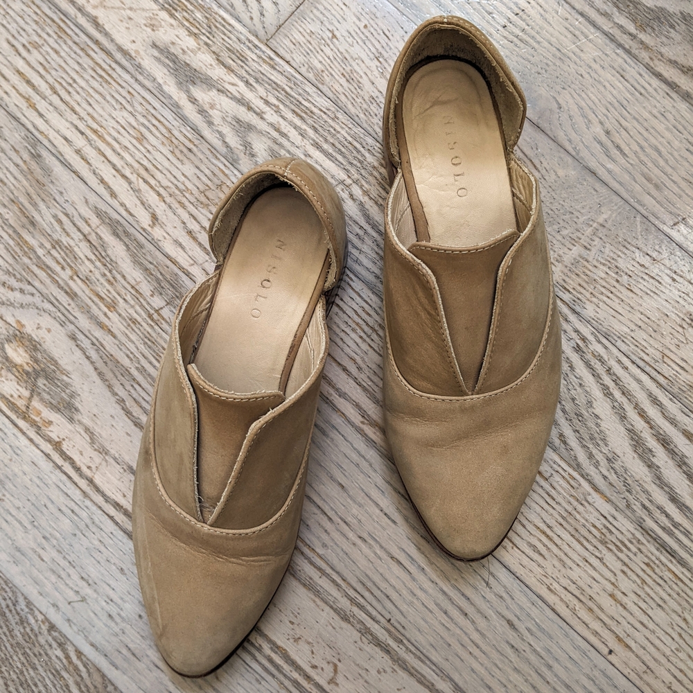 Nisolo Emma d'Orsay Oxford Flats in Almond, Size 5 - Picture 2 of 9